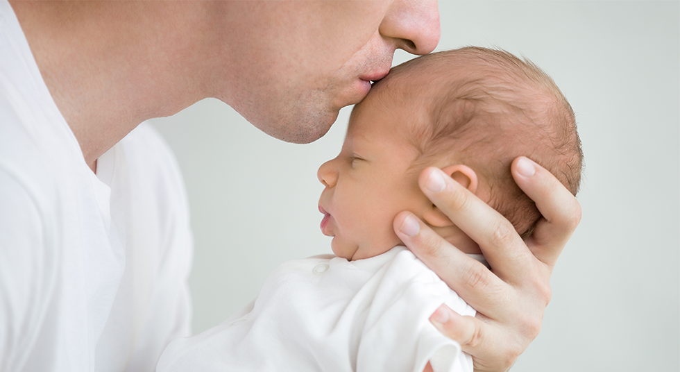 Licença-paternidade: lei de 20 dias e os primeiros dias do papai com o bebê