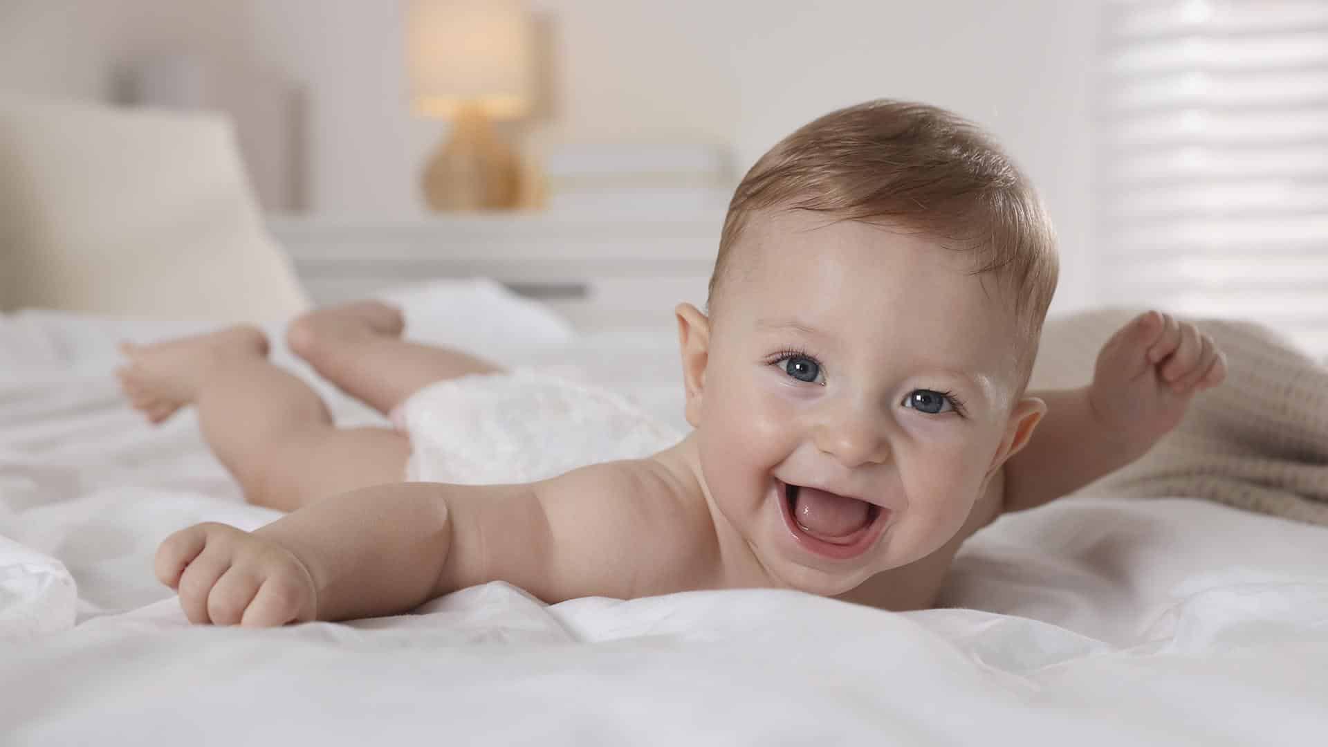 Quando o bebê começa a sentar sozinho?