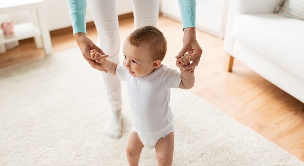 Um passo de cada vez: o bebê começa a andar