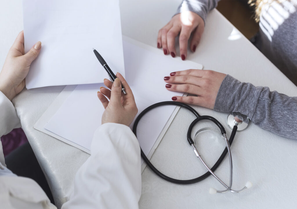 Gestante em consulta médica