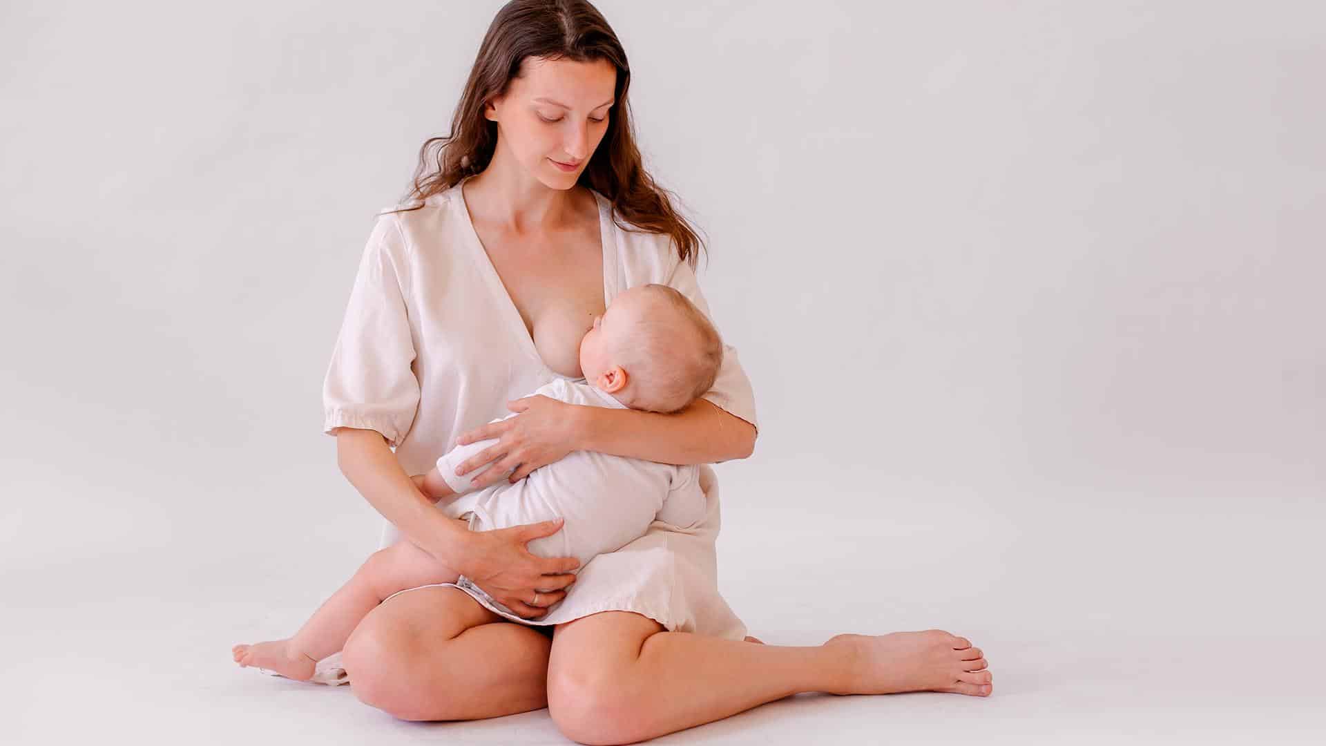 Amamentação: veja as principais dicas e posições para ajudar a mamãe