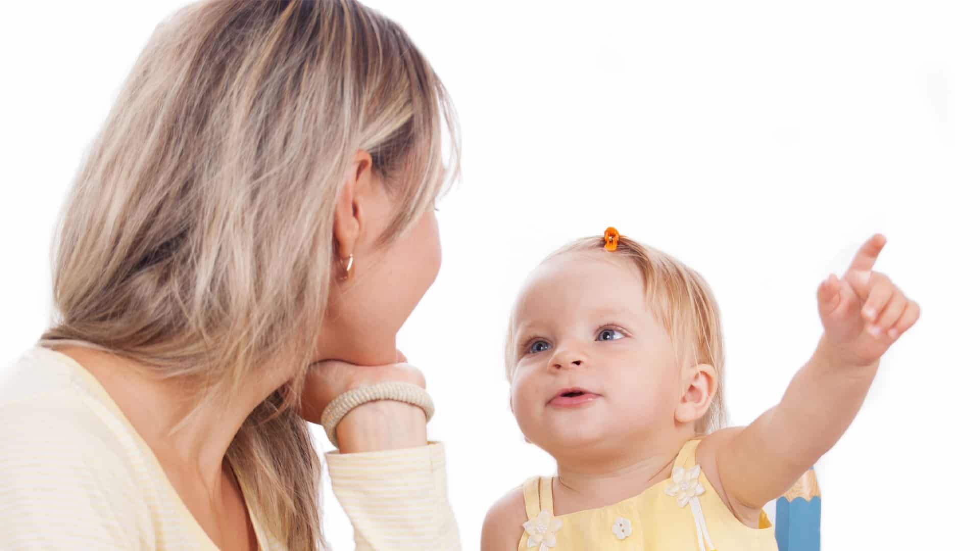 Bebê aprendendo a falar