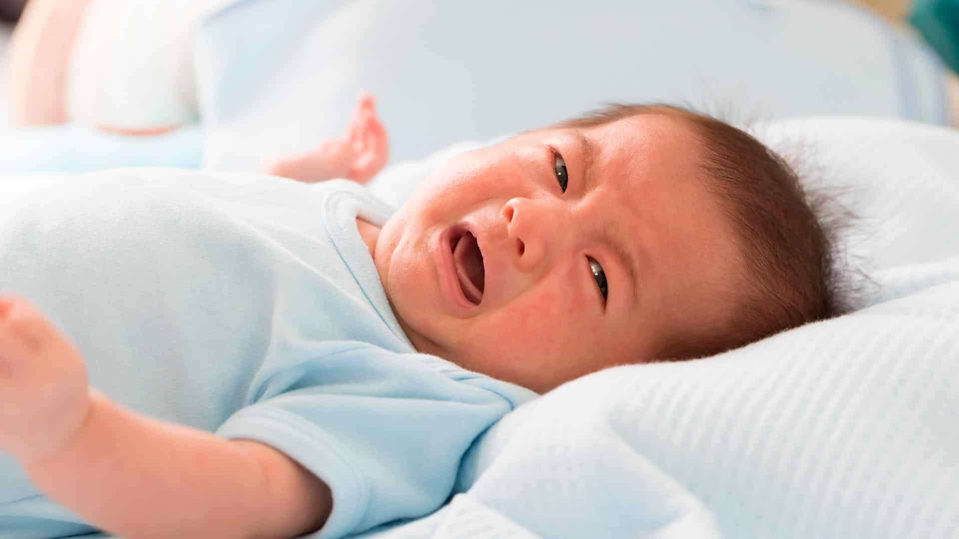 É preciso certa habilidade para lidar com a prisão de ventre do bebê